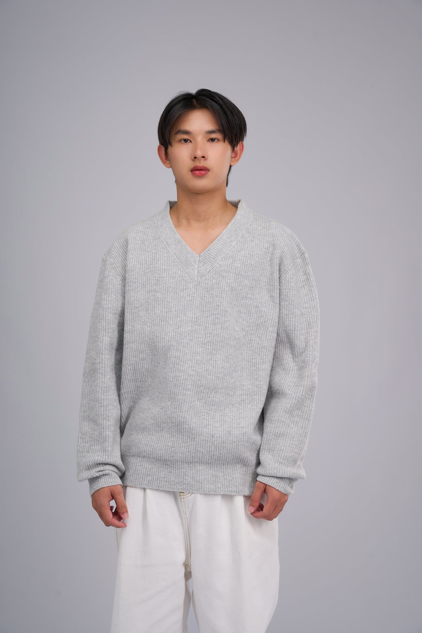 FILLIP J Fine-knit V-neck Sweater